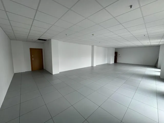 OFICINA EN LA TORRE DE LA ROSALEDA — 4