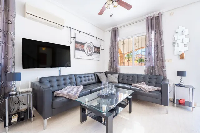 Villa independiente con orientación sur, piscina privada y j - foto 5