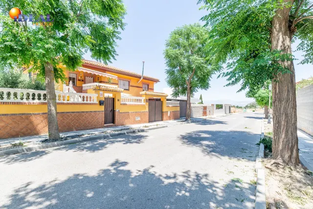 CHALET CON DOS VIVIENDAS ESPECTACULARES E INDEPENDIENTES EN EL VENTORRILLO — 46