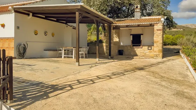Finca rústica 2 habitaciones 140m² en venta - Polígono - Alrededores - Pedanías — 37