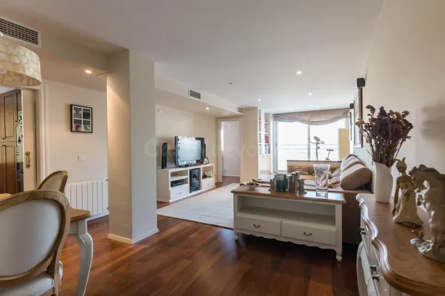 Amplia y Elegante Vivienda con Excelentes Acabados — 3