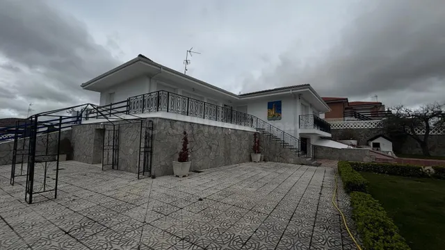 SE VENDE CHALET INDEPENDIENTE EN MEDINA DE POMAR-BURGOS. - foto 5