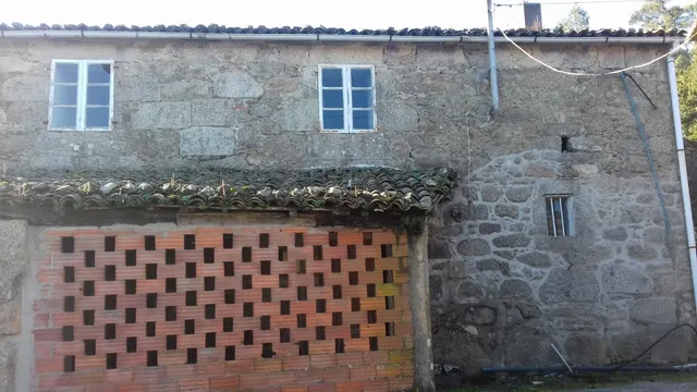 SE VENDE CASA DE PIEDRA PARA REFORMAR EN BUGALLIDO