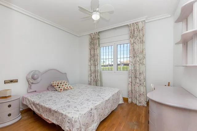 Oportunidad villa de lujo con mas de 500m2 de vivienda — 30