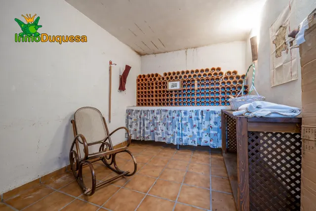 CHALET dividido en dos viviendas con piscina y zona ajardinadas. — 41