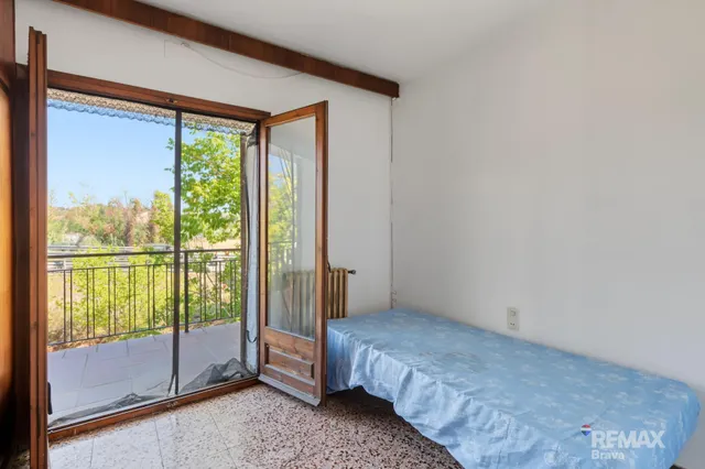 Girona, Domeny | Gran Oportunidad: Edificio de 702 m2 con Taller, Vivienda y Patio — 22