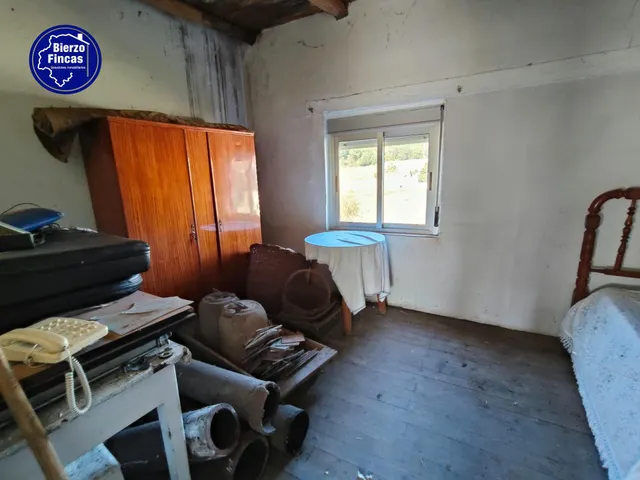 **se vende casa en Noceda del bierzo** — 14