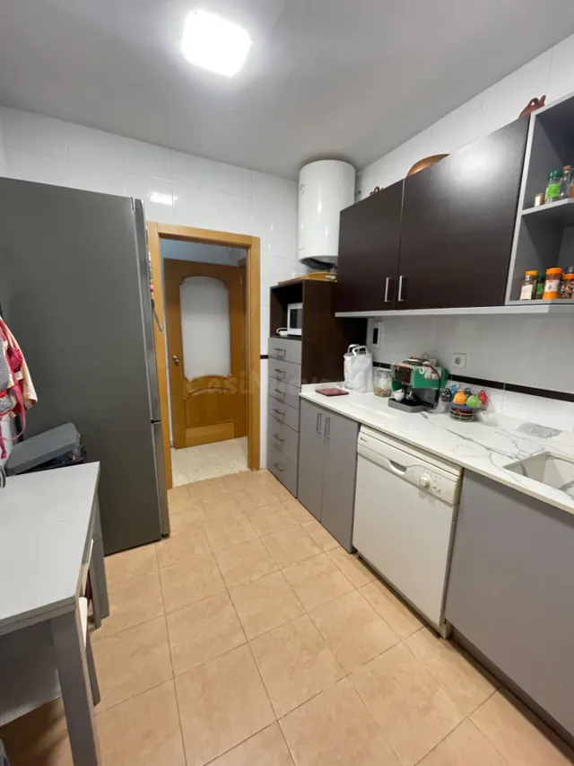 Amplia vivienda con garaje y trastero en el centro de Vilama - foto 5