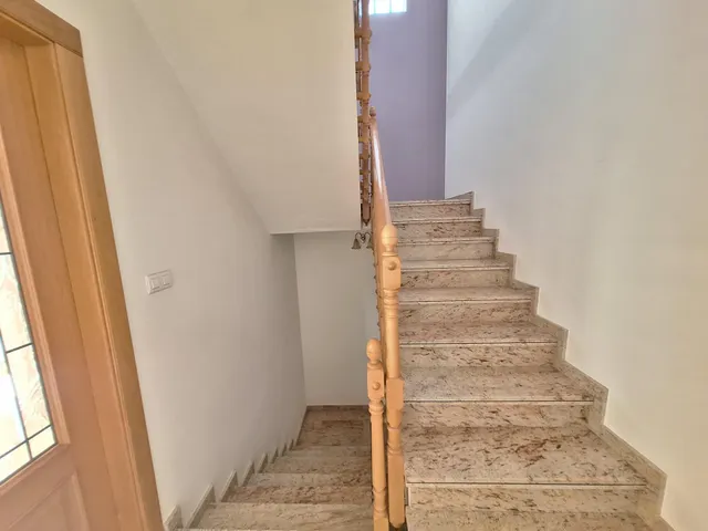 Gran casa familiar en el centro de Pinoso con garaje excepcional y posibilidades para crear tu propio negocio — 16