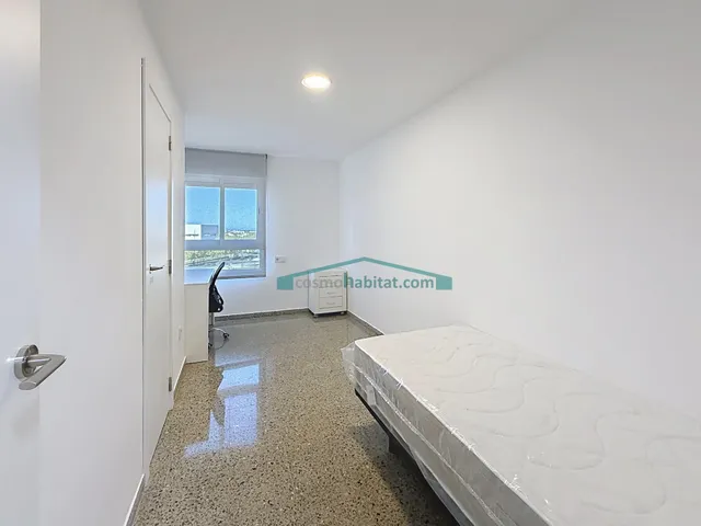 Piso reformado con terraza en alquiler en la zona de Avenida de Cataluña, Valencia — 12