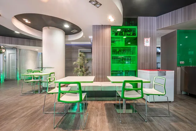 Venta de cafetería La Contraviesa de 160 m2  junto a Alcampo — 9