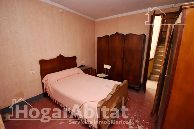 AMPLIA CASA CON 2 TERRAZAS CERCA DEL CENTRO — 18
