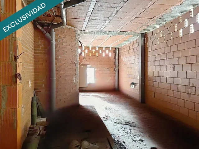 LOCAL COMERCIAL EN ESQUINA – Calle Santa Ana 2, CENTRO DE LEÓN · 93 m² con posible salida de humos junto al BARRIO HÚMEDO — 7