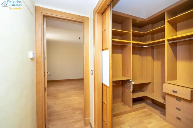 Casa exclusiva junto a Acera del Darro. Pleno centro de Granada. Seminueva y con ascensor propio — 13