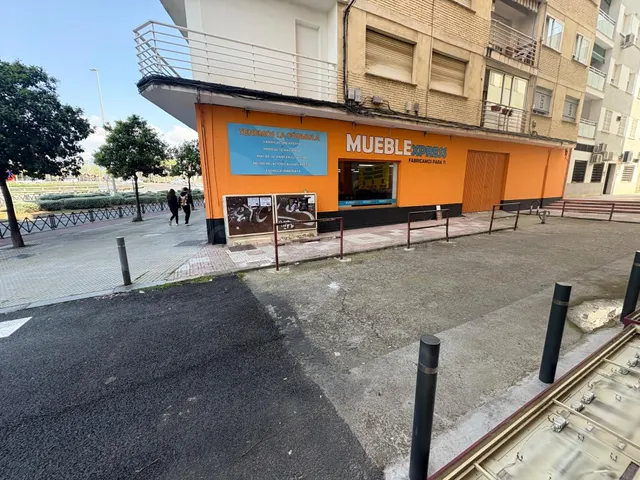 Local comercial en venta en Glorieta Ibn Zaydun - foto 3
