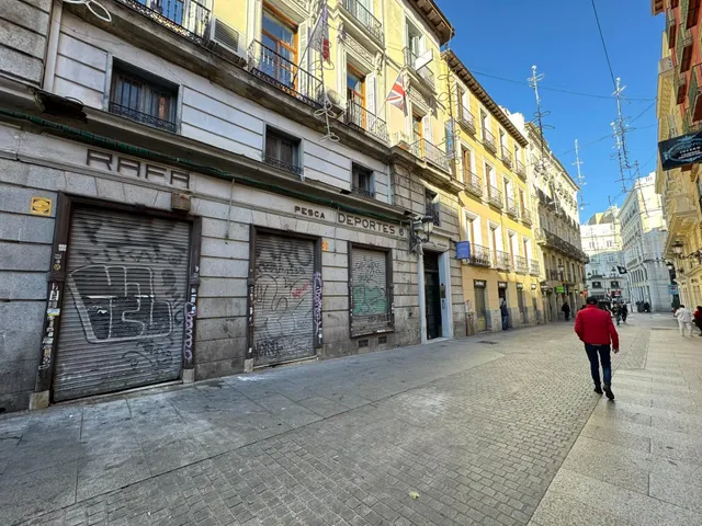 calle Espoz y Mina inmueble para convertir en apartamentos d
