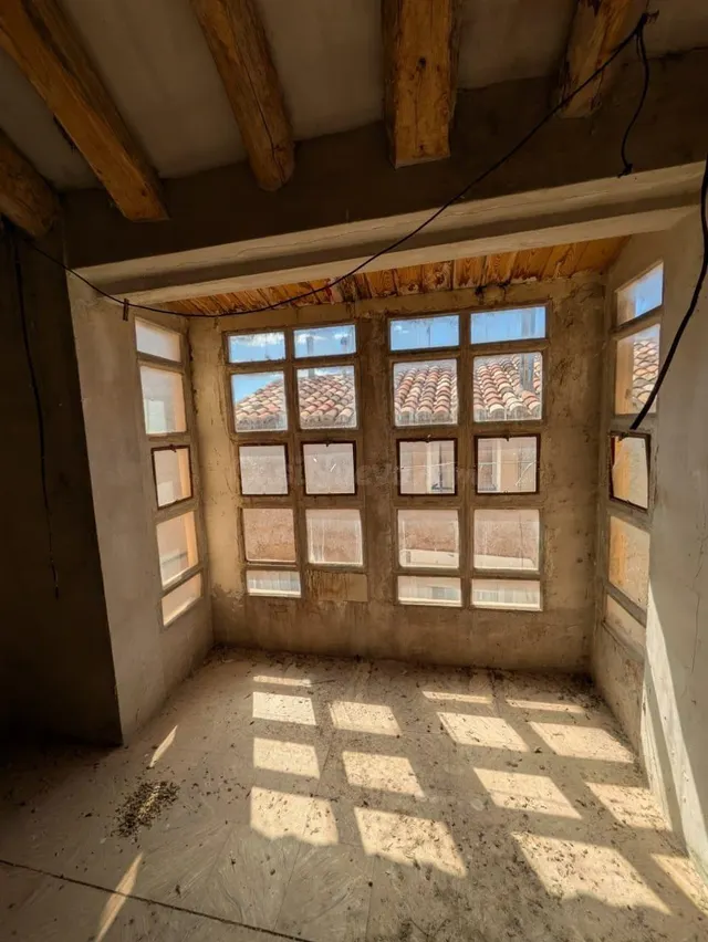 CASA DE 316m2 construidos en el bonito pueblo de Moros, prox - foto 2