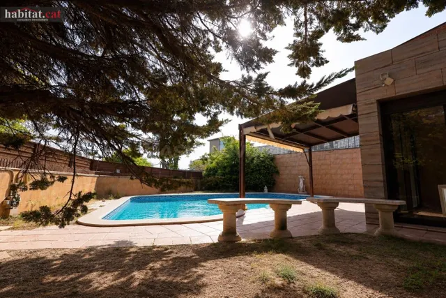 Espectacular casa esquinera en el aragai - Vilanova i la Geltrú — 3