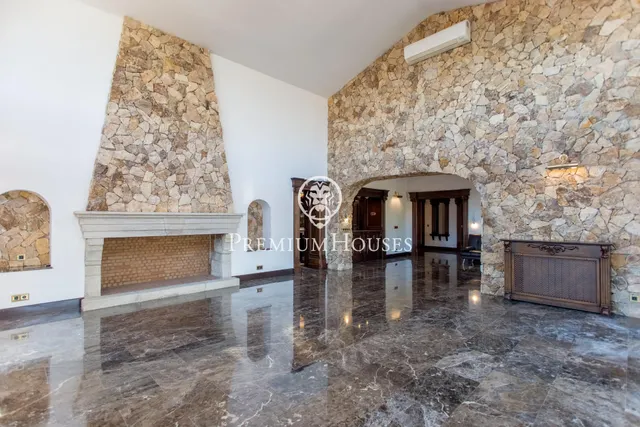 Casa en venta con bonitas vistas al mar en Cala Sant Francesc — 12