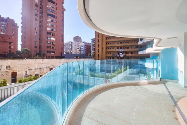 Apartamento  de 2 dormitorios y 2 baños , a estrenar en  pleno centro de Fuengirola. — 4