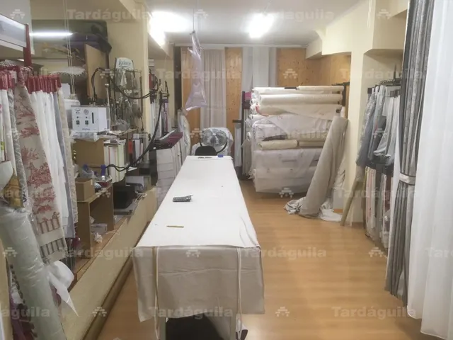 VENTA DE LOCAL CON 480 M2, JUNTO AL PARQUE PICASSO. — 10