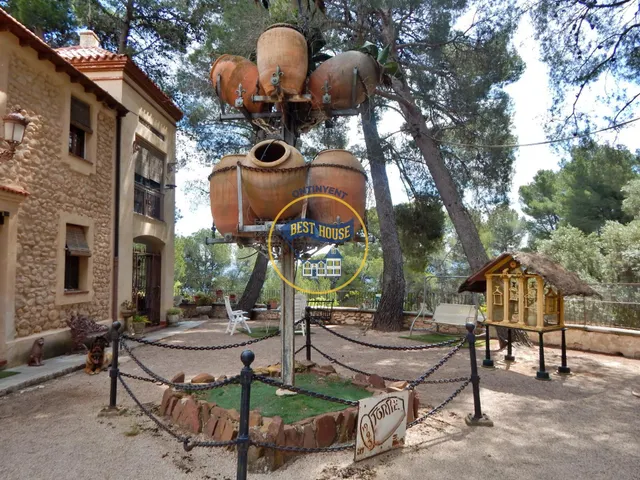 EXCLUSIVA VILLA EN COCENTAINA CON GRAN PARCELA Y BONITA PISCINA. — 12