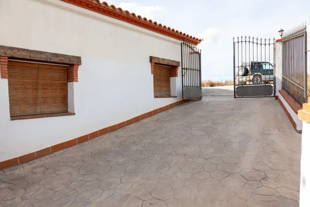Se Vende Casa Cueva en BENAMAUREL — 7