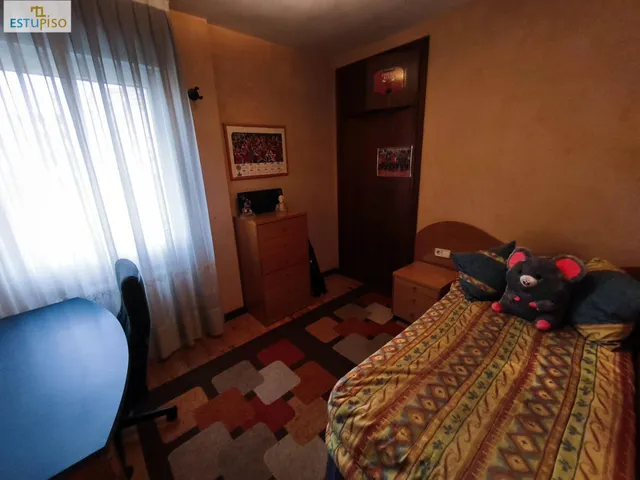 ¡5 habitaciones Y 2 BAÑOS EN PLENO CENTRO! 144 m2 EN CALLE GENERAL ÁLAVA — 32