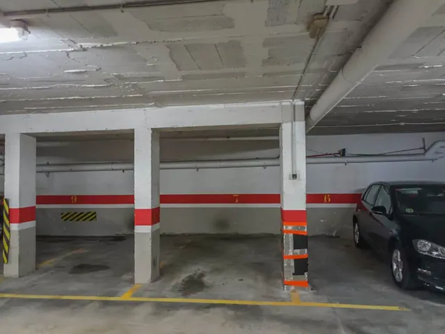 Plaza de parking en venta para coche pequeño, motocicletas o remolque - ECONOMICO — 11