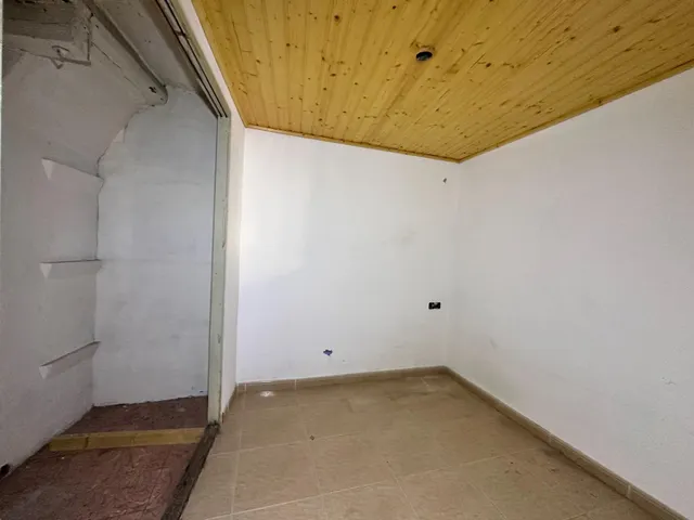 SE VENDE CASA ADOSADA EN BERGA — 30
