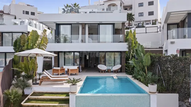 Villa 6 habitaciones 352m² en alquiler - Costa Del Sol