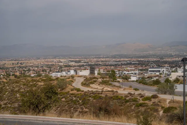 Terreno urbano de 750 m2 en Altos de La Zubia. Parcelas 14 d - foto 3