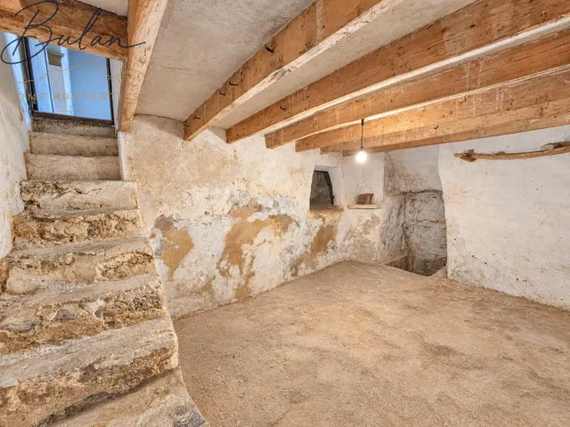 Casa señorial a reformar con bodegas, gran patio y garaje en Consell — 9