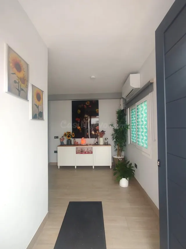 PLANTA BAJA CON PATIO, PORCHE, GARAJE Y GRAN TRASTERO EN LAS - foto 3