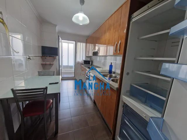 *750€ al mes* inmobiliaria la mancha alquila piso con garaje en el centro de Albacete — 7