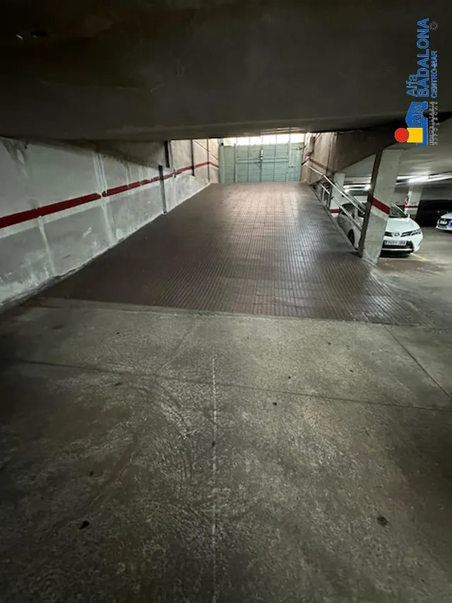 Venta de Plaza de aparcamiento en Zona de Progrés — 4