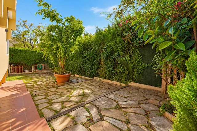 Chalet independiente a 100 m del mar con jardín y piscina en Cabo de las Huertas. — 15