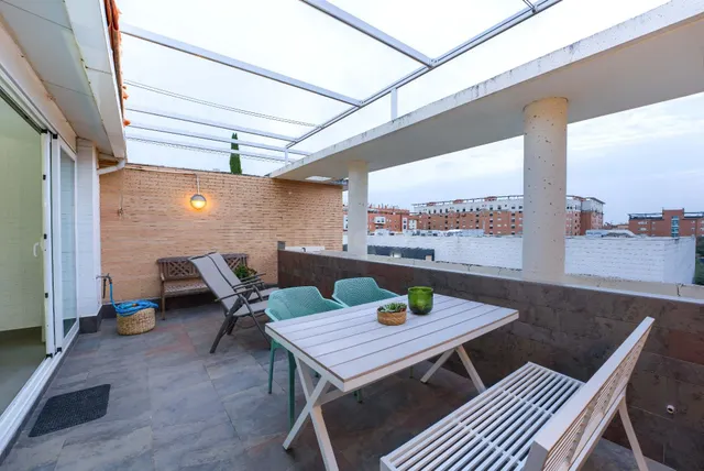 DÚPLEX-ÁTICO REFORMADO CON TERRAZA + GARAJE Y TRASTERO JUNTO - foto 4
