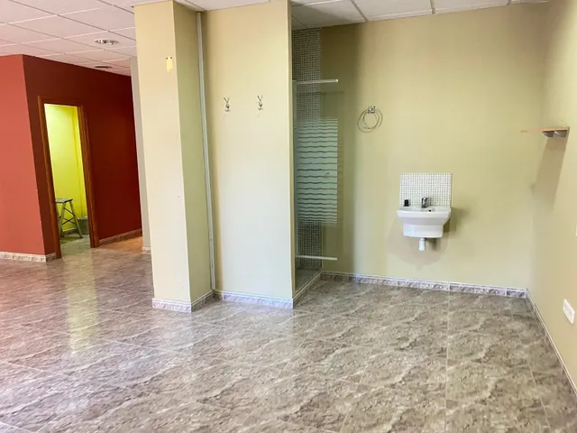 Local comercial en la zona de Camí Fondo en Martorell — 2