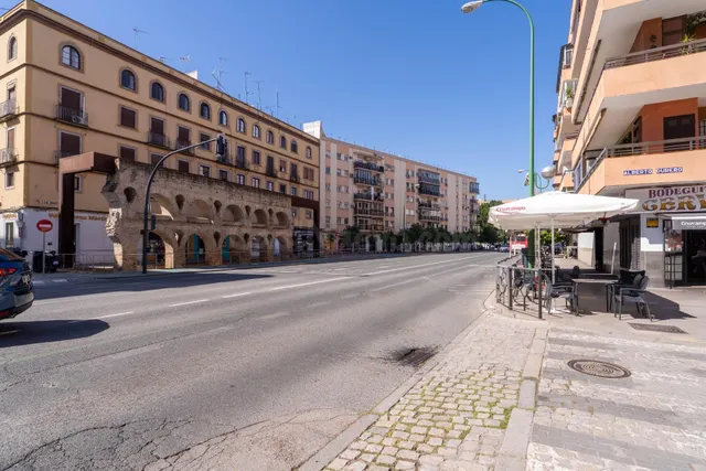 Local comercial 233m² en venta - Luis Montoto - Santa Justa - foto 5