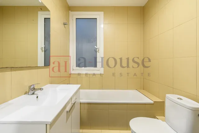 PISO ALTO Y LUMINOSO PARA REFORMAR CON DOBLE ORIENTACIÓN EN LA NOVA ESQUERRA DE L'EIXAMPLE — 31