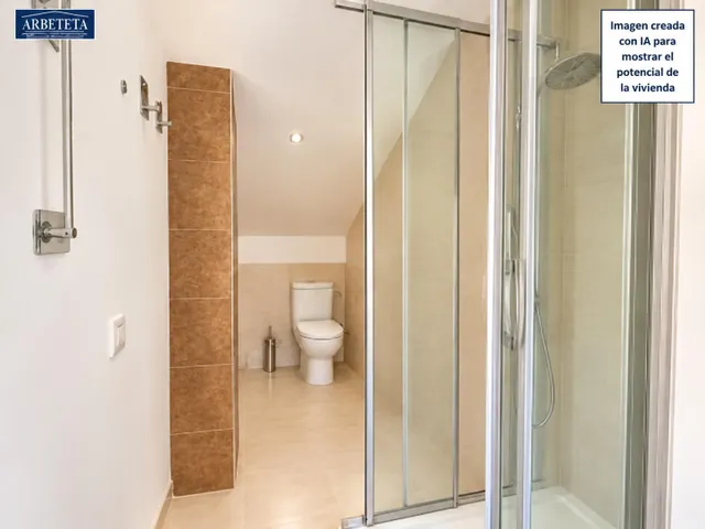 INMOBILIARIA ARBETETA VENDE EDIFICIO PARA REFORMAR EN PLENO CENTRO DE GUADALAJARA. — 26