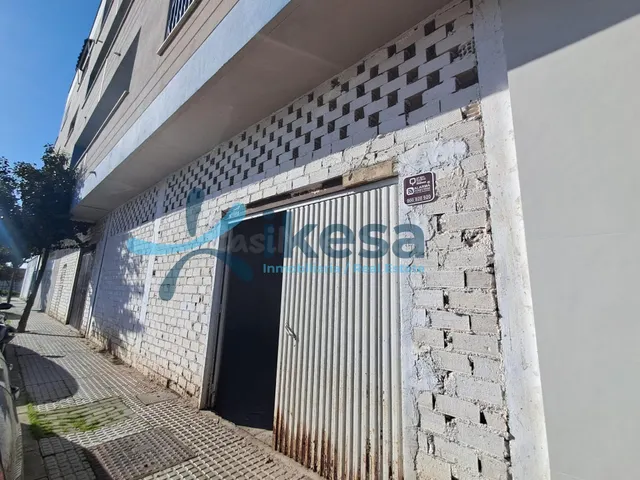 Local junto a la avenida de la estación!!!. - foto 4