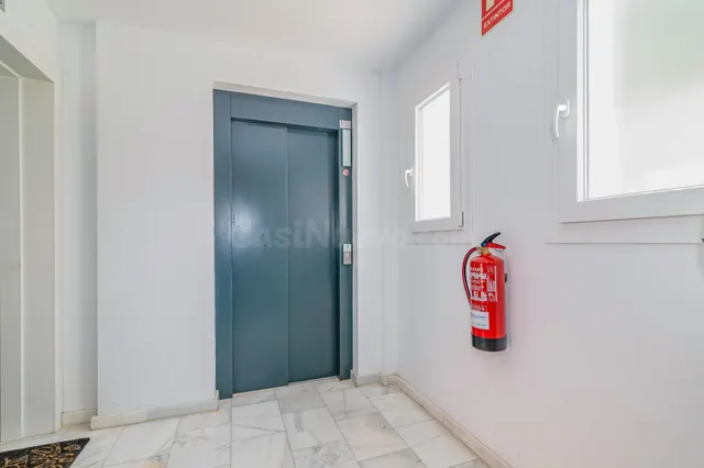Precioso duplex moderno con patio — 36