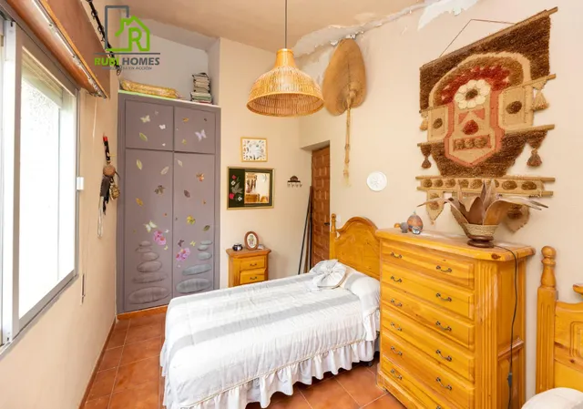Chalet con gran parcela en Cogollos — 26