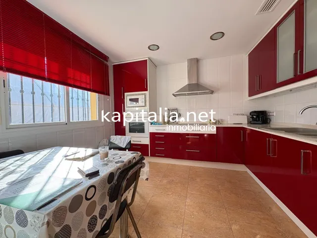 EXCLUSIVO ADOSADO A LA VENTA LISTO PARA ENTRAR A VIVIR EN ANNA — 4