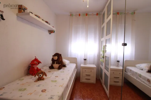 VIVIENDA AMPLIA, ASCENSOR Y TERRAZA INTEGRADA EN EL SALÓN — 10
