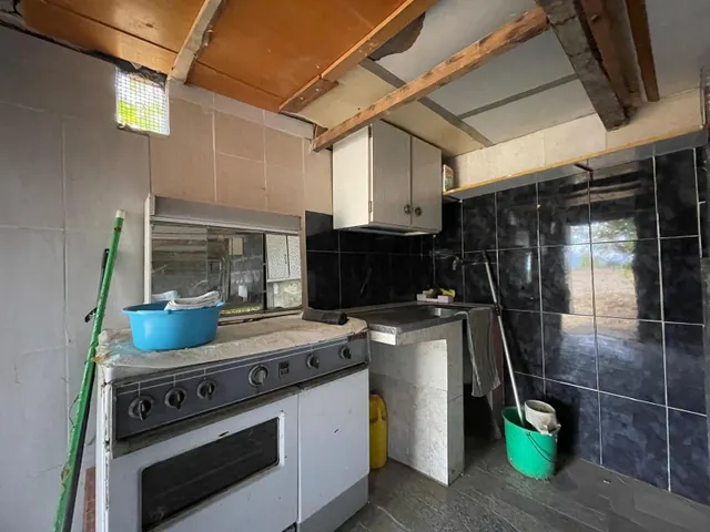 SE VENDE PARCELA CON CASETA — 17