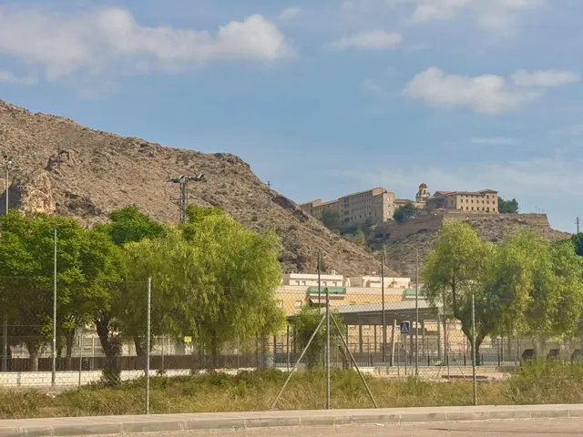 ESTUPENDO PISO DE VENTA EN ORIHUELA SEMINUEVO, CON GARAJE, RODEADO DE SERVICIOS… ¡¡PREGUNTE POR EL YA!! — 6