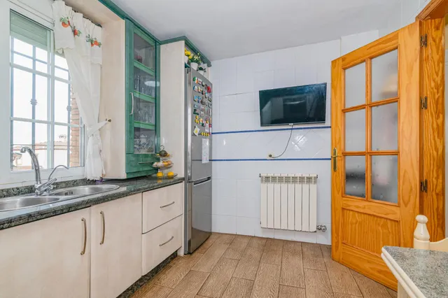 AMPLIA CASA DE 4 DORMITORIOS, 3 BAÑOS Y CALEFACCIÓN CENTRAL EN LA ZUBIA! ✨ — 16